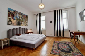 BRIGHT ELEGANT FLAT in Center